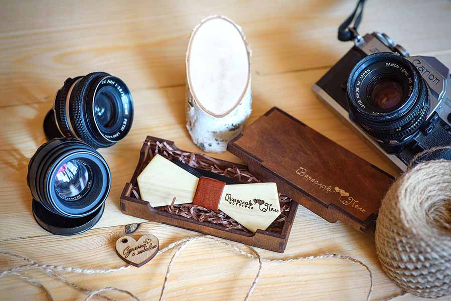 Бабочка деревянная (мужской аксессуар)